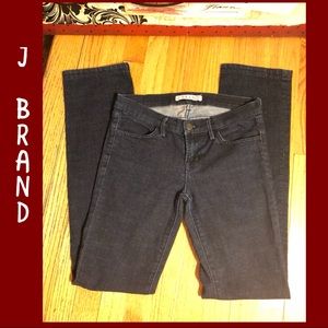 SZ 26- J BRAND “ANKLE CLEAVAGE” STRAIGHT LEG JEANS